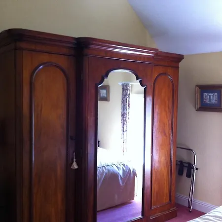 Kilmaneen Farmhouse Bed & Breakfast 4*