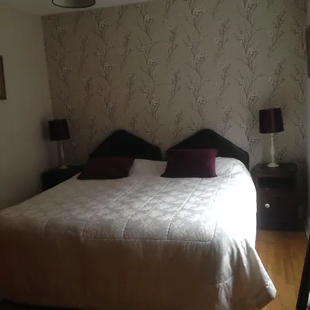 Kilmaneen Farmhouse Bed & Breakfast